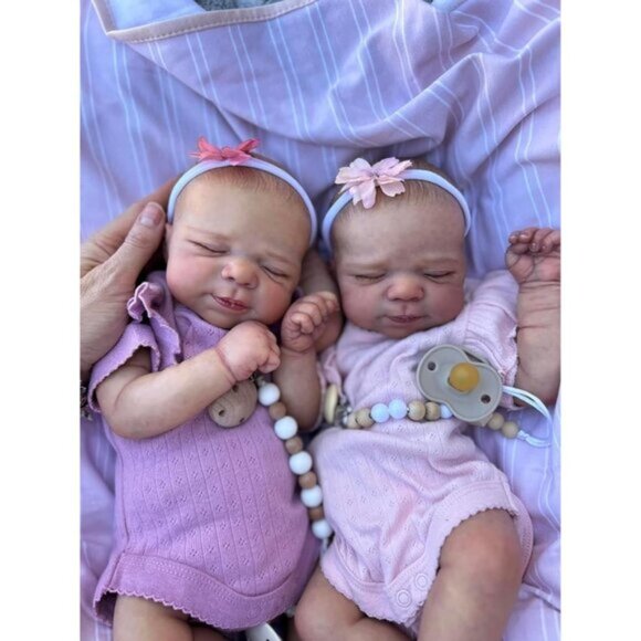18 Inch Reborn Twins Girls Lifelike Reborn Baby Doll Full Body Realistic - Picture 1 of 4